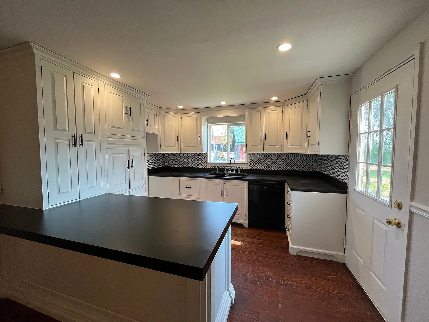 Coming Soon -Beautiful Home — Photo 3