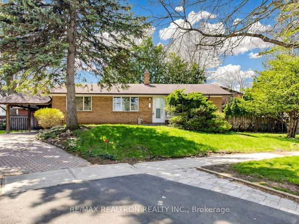 57 Copping Rd, Toronto, ON M1G 3J9