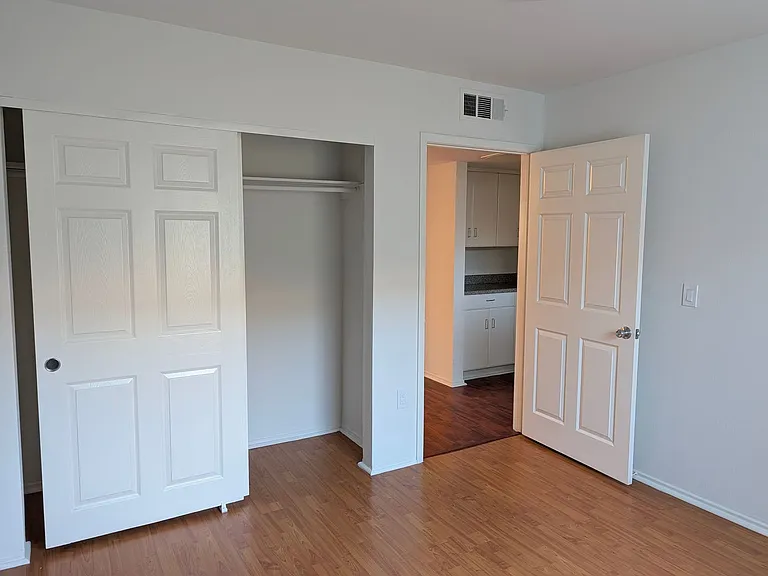 Yaya Valerio Apartments — Photo 13
