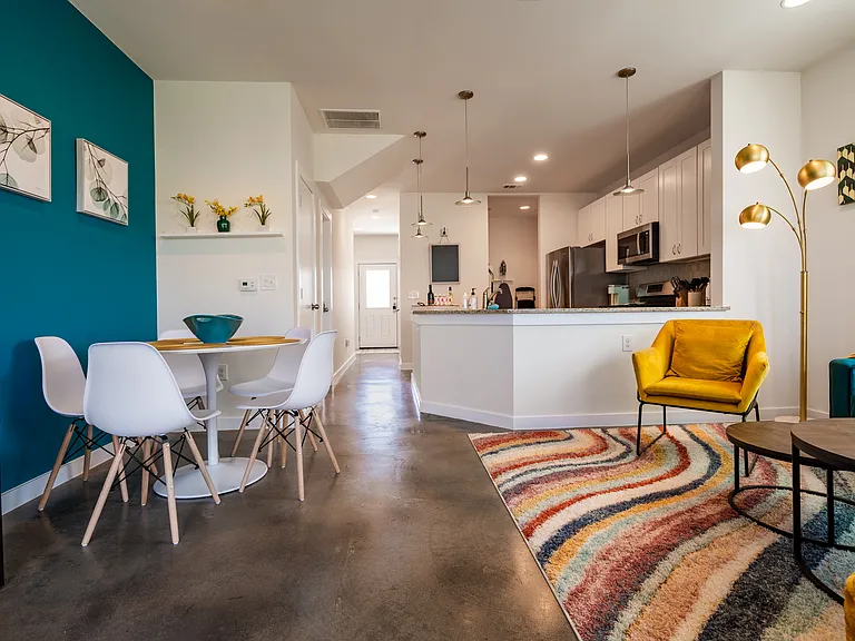 4702 Leslie Ave #A — Photo 6
