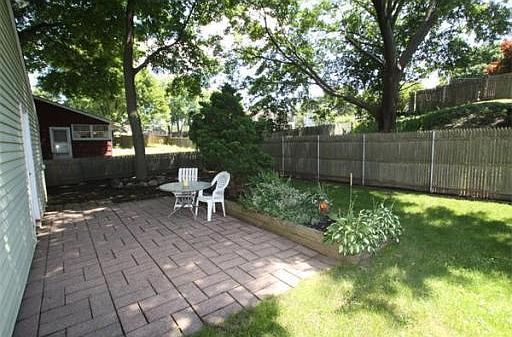 2nd image of 8 Bedford St