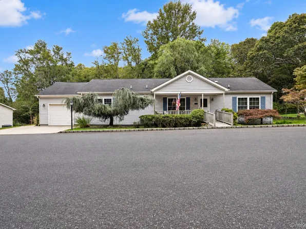 1407 Middle Road #245, Calverton, NY 11933