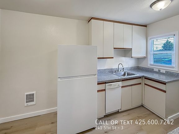 5th image of 241 5th St APT 3