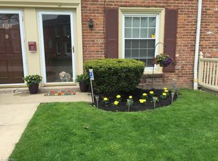 2134 Cottingham Dr, Lyndhurst, OH 44124