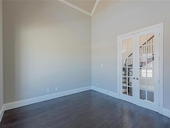 5th image of 14101 Madrid Ave
