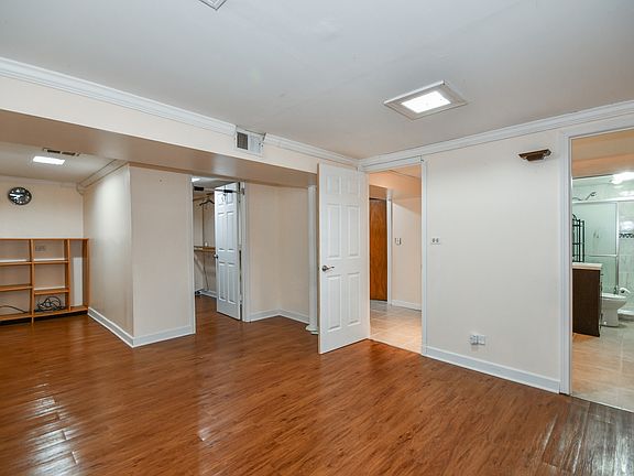 5th image of 441 Norton Ave
