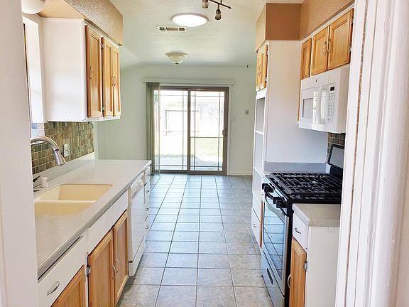 4th image of 2952 Mills Park Dr