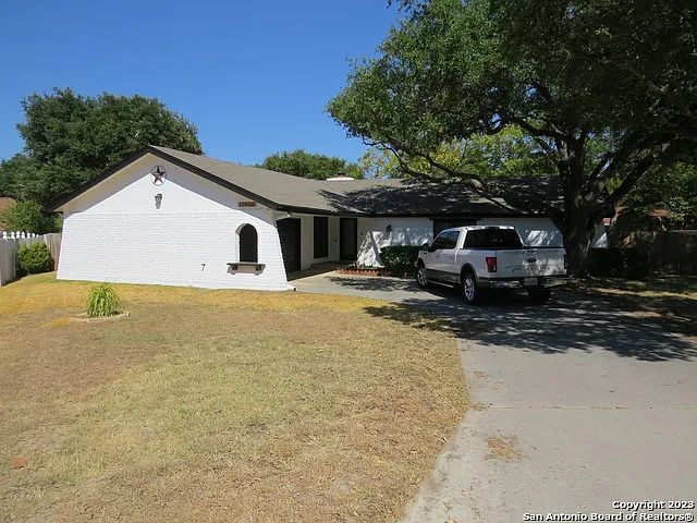 2 bed, 2.0 bath, 2244 sqft, $2,100 — Photo 1