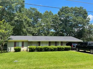 902 Montgomery St, Winona, MS 38967
