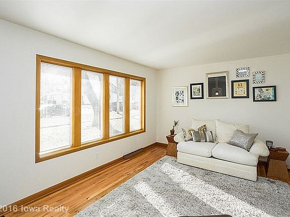 3rd image of 1106 E Ashland Ave