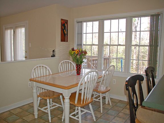 Sunny Breakfast Nook