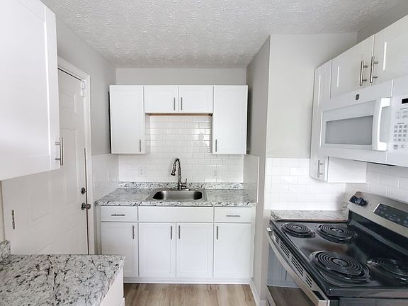 4th image of 975-977 E 13th Ave