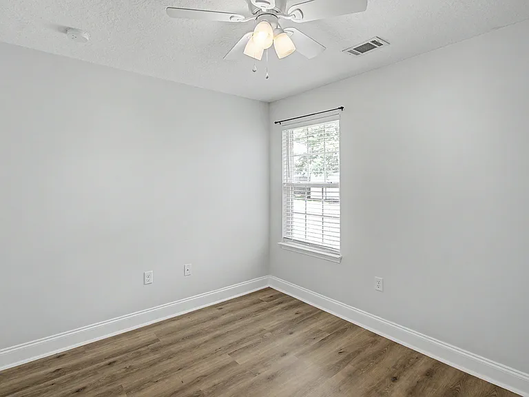 115 SE Cutters Gap — Photo 27