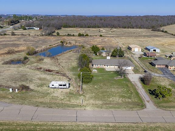 3rd image of 379022 N Old Highway 62