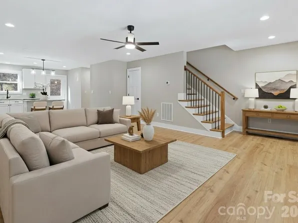 328 Bowditch St #2B, Burnsville, NC 28714