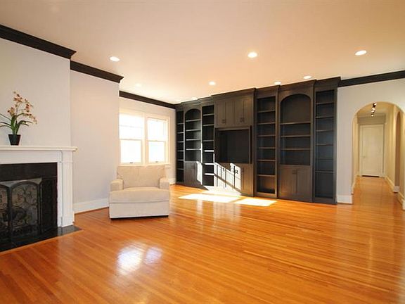 4th image of 2119 Village Dr