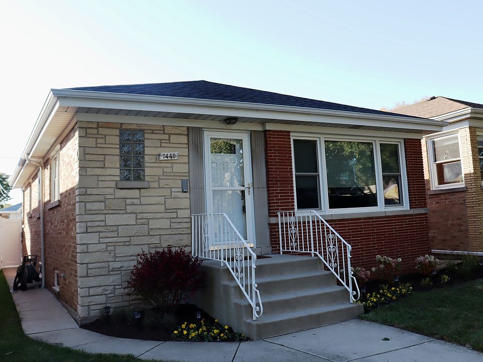1st image of 7440 N Oriole Ave