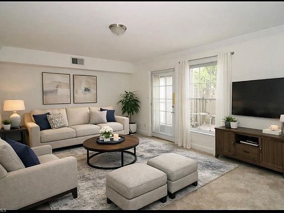 4th image of 2831 E Tully Sq