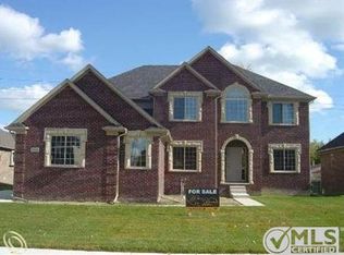 39394 Nautical Ln, Harrison Township, MI 48045