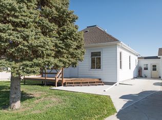 408 W 2nd St, Miller, SD 57362
