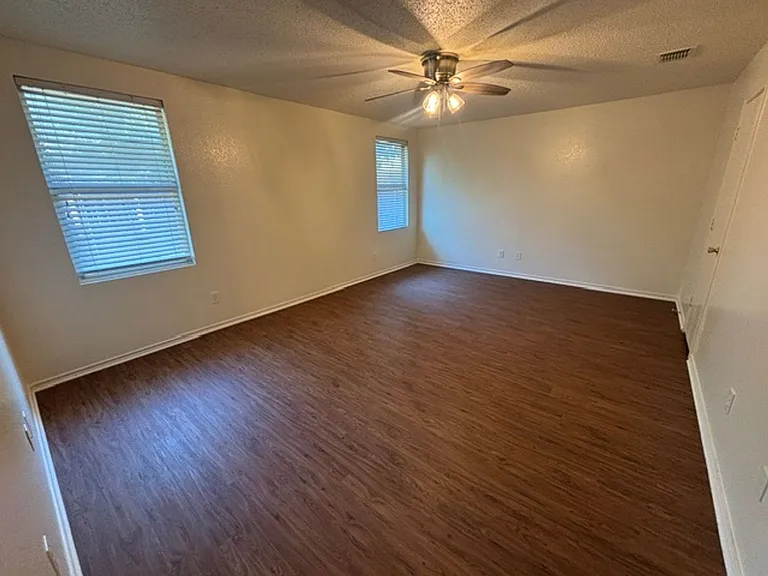 1008 Stone Chapel Way — Photo 13