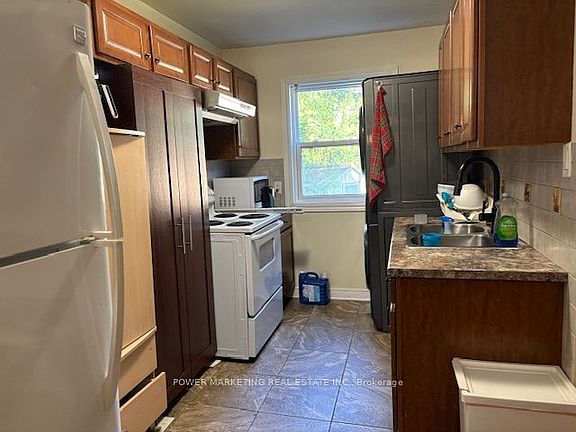 2nd image of 803 Merivale Rd