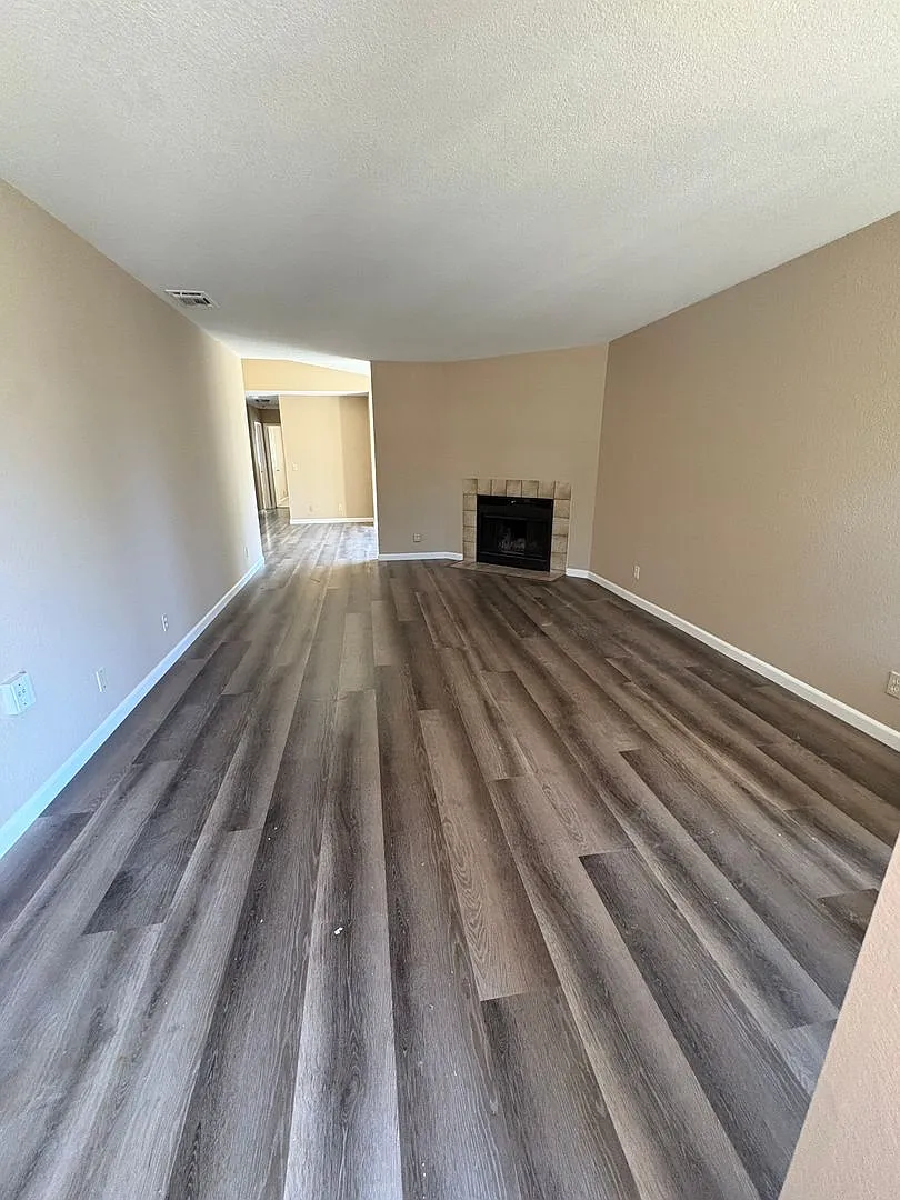 5056 Connecticut Dr - Sacramento 95841 — Photo 2