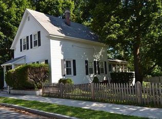 23 Temple St, Reading, MA 01867