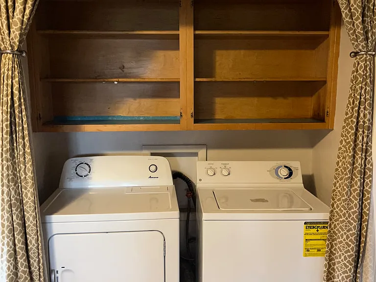 1420 W University Ave — Photo 15