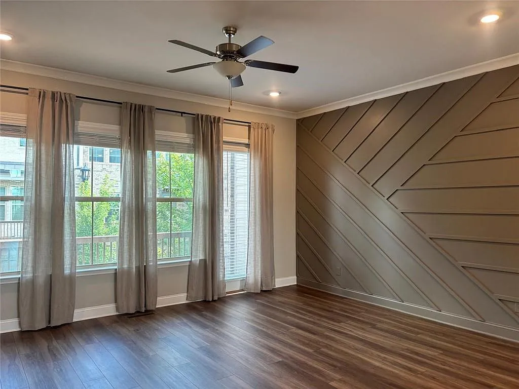 4 bed, 3.5 bath, 2338 sqft, $4,000 — Photo 3