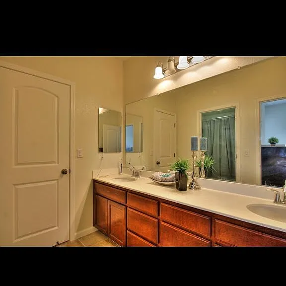 2069 Arlington Way — Photo 17