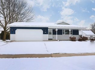 1039 N 43rd St, Manitowoc, WI 54220