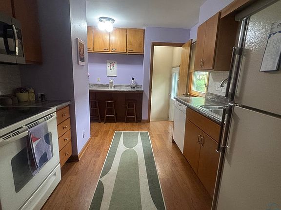 4th image of 2908 Grandview Blvd