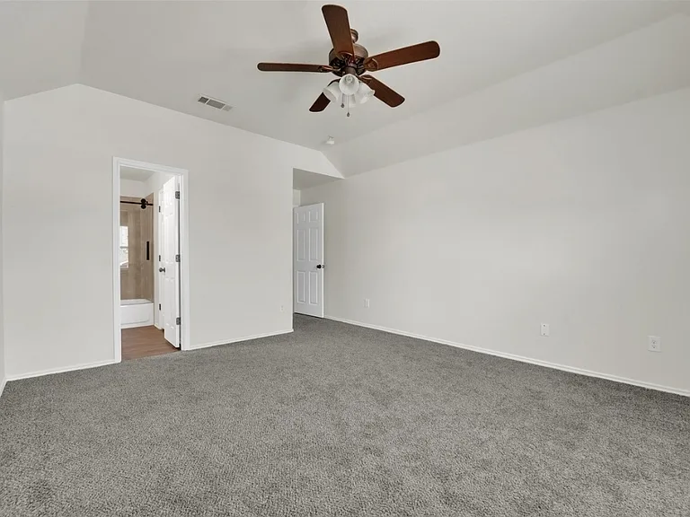 338 Castleridge Dr #B — Photo 9