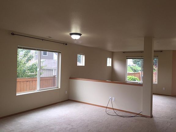3rd image of 599 NW Stendahl Ct