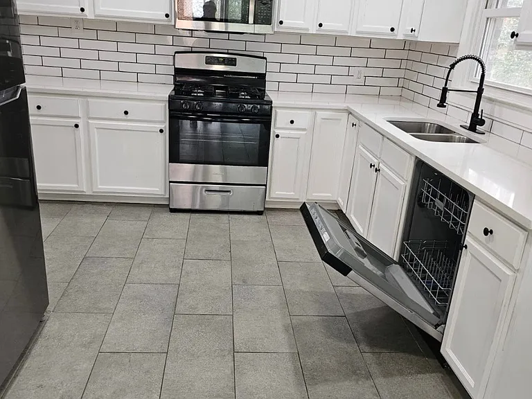 320 Whitworth Dr SW — Photo 13