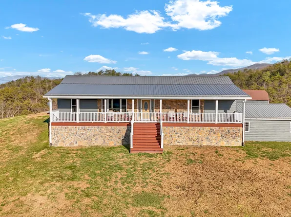 308 Crowder Hollow Rd, Covington, VA 24426