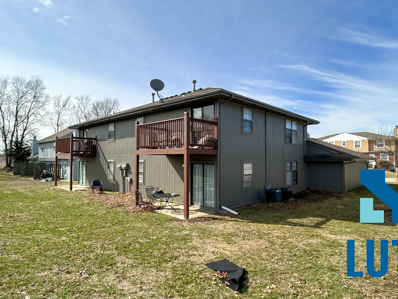 2 bed, 1000 sqft, $1,275 — Photo 2