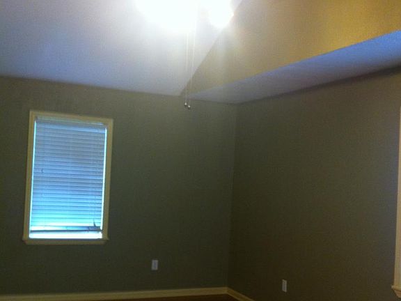 4th image of 509A W School St
