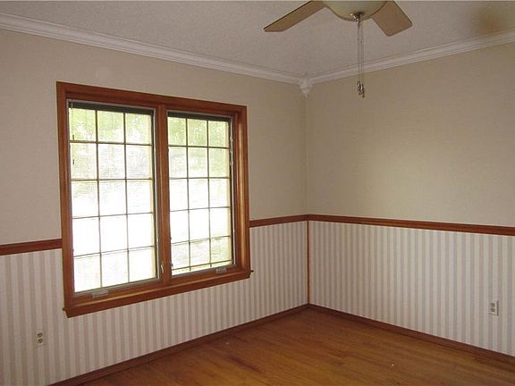 3rd image of 3409 Sunset Oaks St