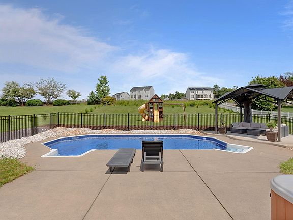 4th image of 13310 Daisy Meadow Ln