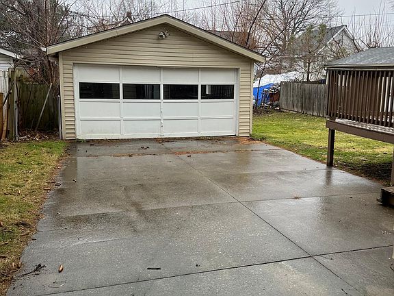 2nd image of 1468 Elder Ave