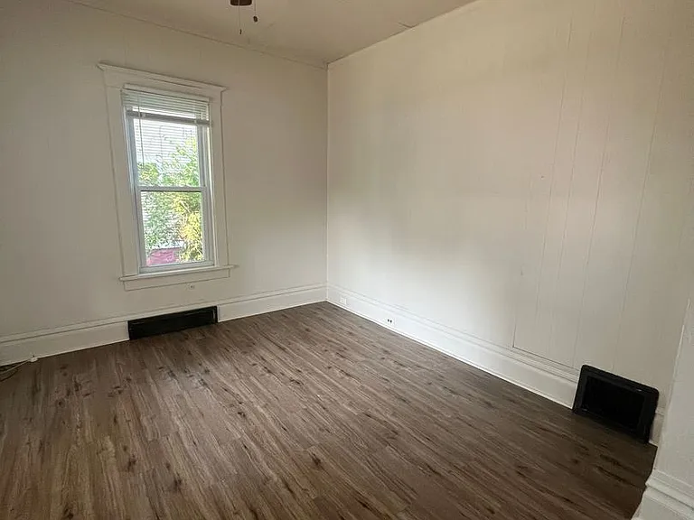 631 S 5th Ave — Photo 10