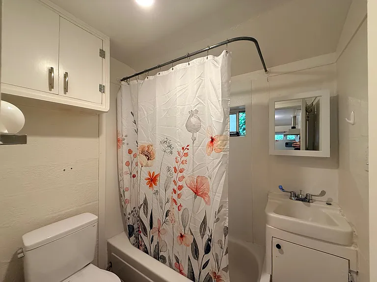 61 Juarez Ave — Photo 5