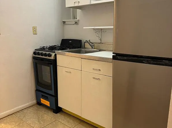 313 E 89th St APT 3D, New York, NY 10128