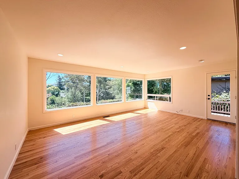 11 Birch Ave — Photo 8
