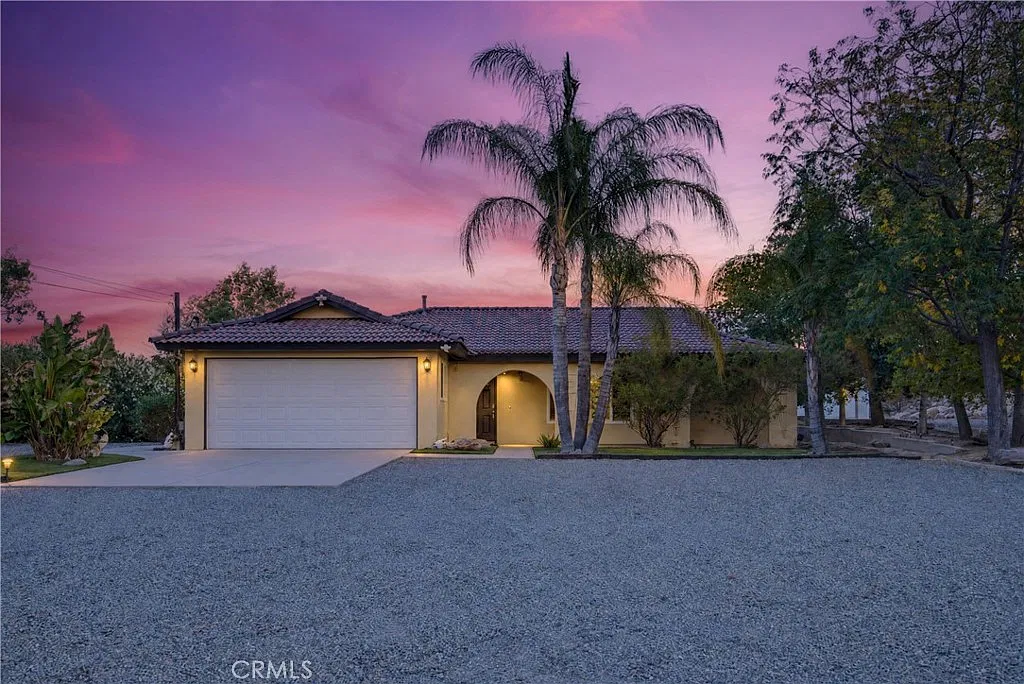 4 bed, 2105 sqft, $4,200 — Photo 1