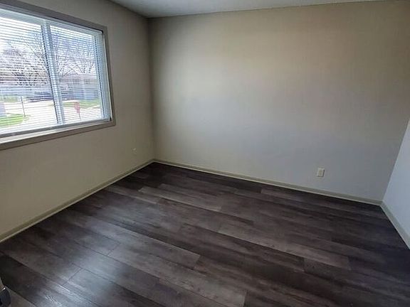 3rd image of 215 Ash St #12