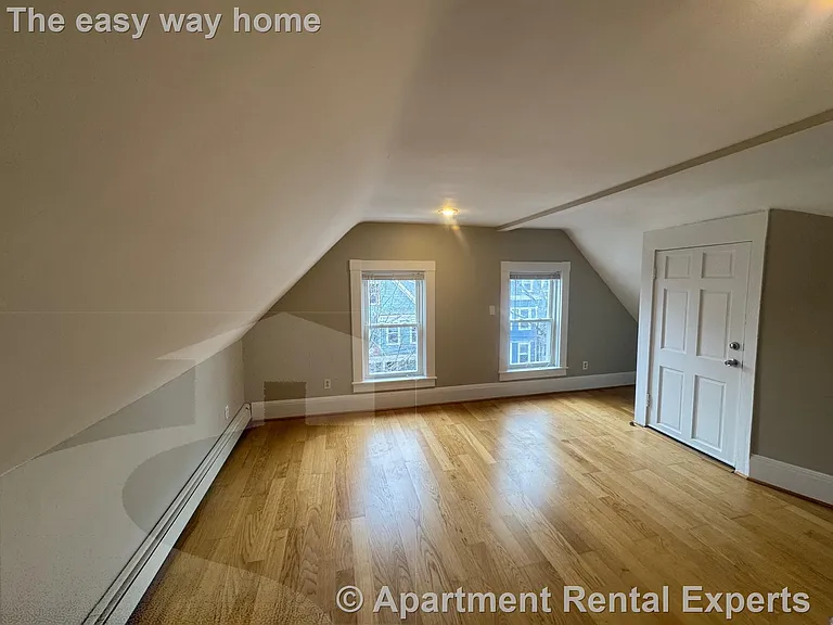 28 Francesca Ave — Photo 2