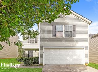 4300 Oak Pointe Dr, Winston Salem, NC 27105
